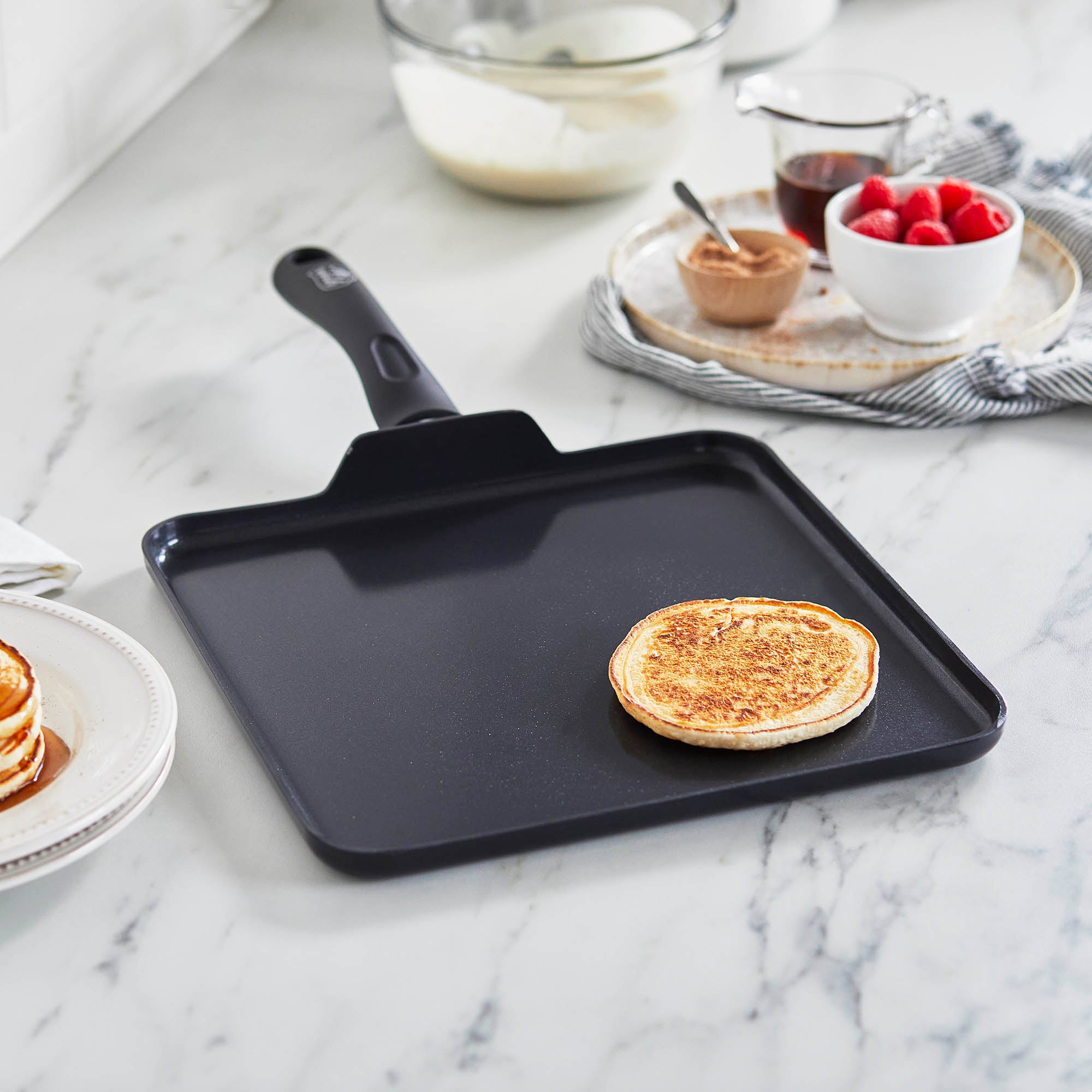Reserve Ceramic Nonstick 11 Square Griddle | Black with Gold-Tone Handle