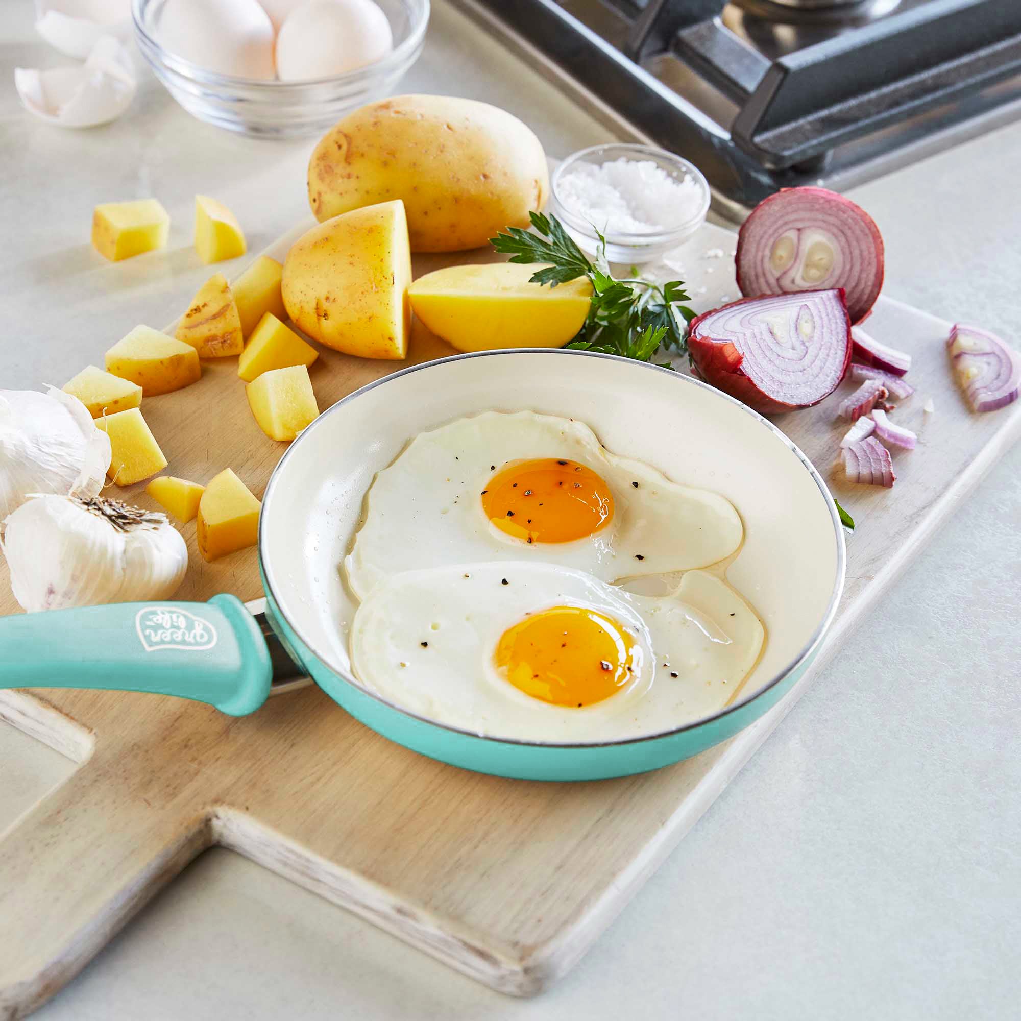 8 Inch Frying Pan with Ceramic Coating Nonstick pan Fried Egg Beef
